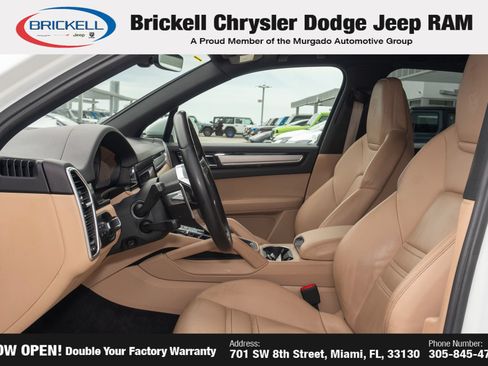 Used 2022 Porsche Cayenne Platinum Edition AWD/4WD image 18
