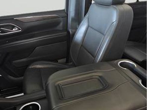 Used 2021 Chevrolet Tahoe LT w/ LT Signature Package image 24