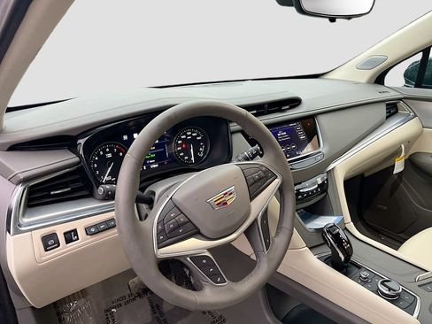 Used 2026 Cadillac XT5 Premium Luxury w/ Driver Assist Package AWD/4WD image 9