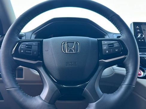 Certified 2025 Honda Odyssey Elite image 24