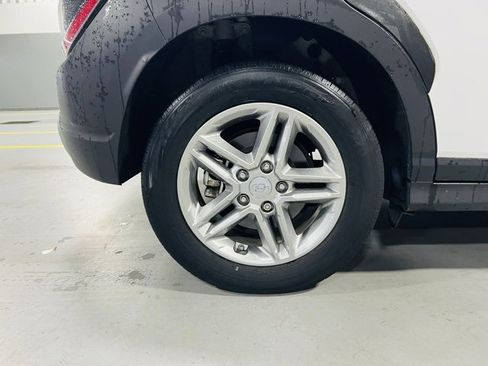 Used 2022 Hyundai Kona SE w/ Cargo Package image 10