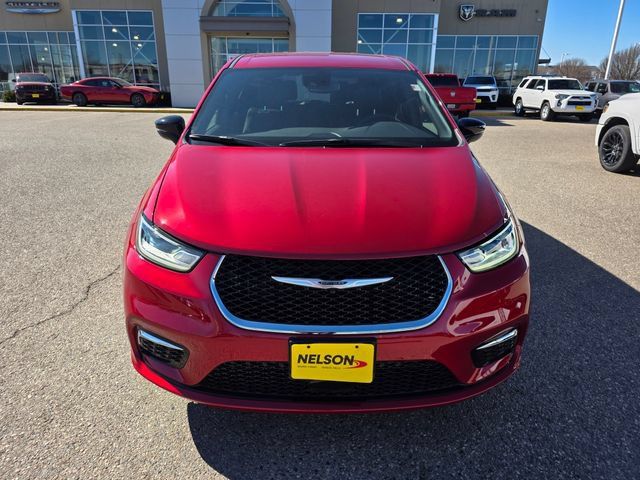 New 2026 Chrysler Pacifica Select AWD/4WD image 4