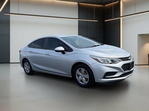 Used 2017 Chevrolet Cruze LS FWD image 8
