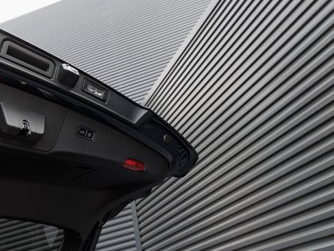 Certified 2025 Porsche Cayenne Coupe image 27