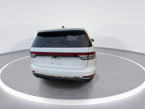 New 2026 Lincoln Aviator Reserve image 7
