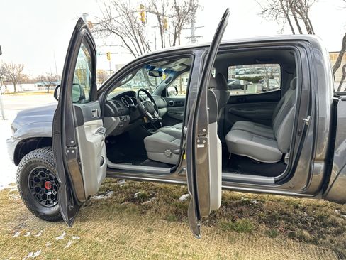 Used 2013 Toyota Tacoma 4x4 Double Cab w/ SR5 Pkg image 22