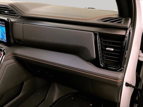 Used 2022 GMC Sierra 1500 AT4 w/ AT4 Preferred Package image 15