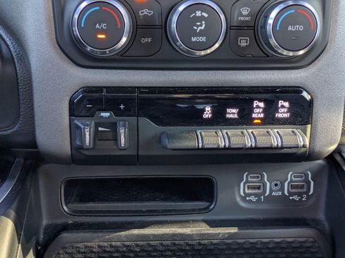 Used 2022 RAM 1500 Big Horn AWD/4WD image 24