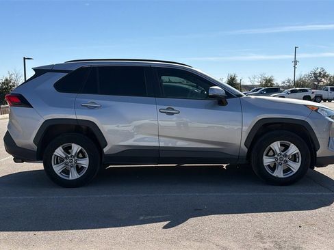 Used 2020 Toyota RAV4 XLE image 4