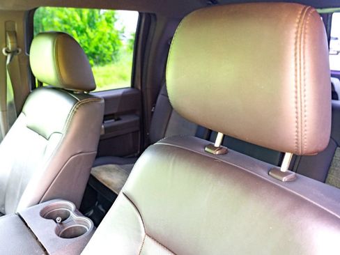 Used 2011 Ford F250 Lariat w/ Lariat Interior Pkg AWD/4WD image 12