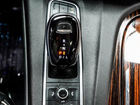 Used 2021 Cadillac Escalade Premium Luxury image 22