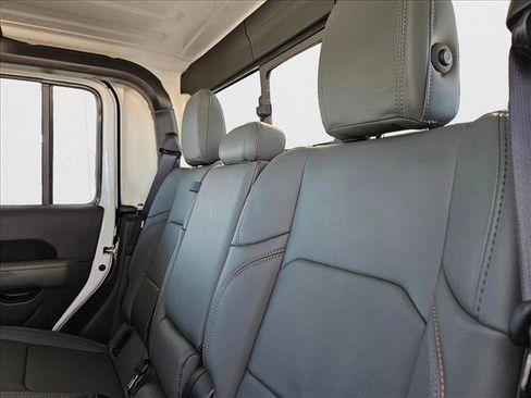 New 2025 Jeep Gladiator Mojave w/ Steel Bumper Group image 16