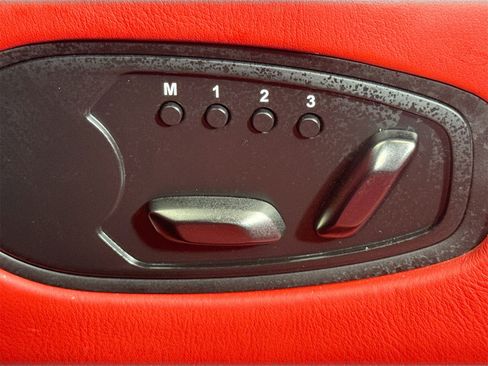 Used 2022 Aston Martin V8 Vantage image 19