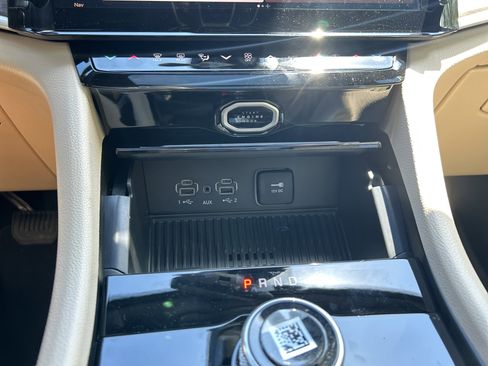 New 2026 Jeep Grand Cherokee L Limited w/ Luxury Tech Group II RWD image 23