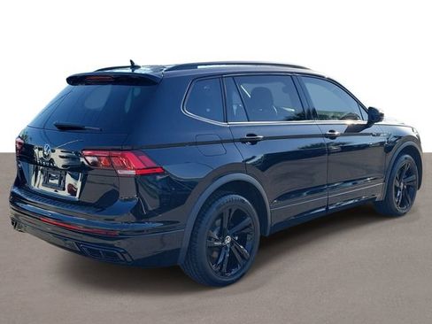 Certified 2023 Volkswagen Tiguan SE R-Line FWD image 4