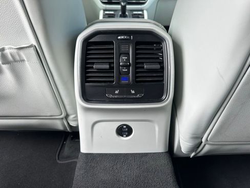 Certified 2023 Porsche Macan S image 40