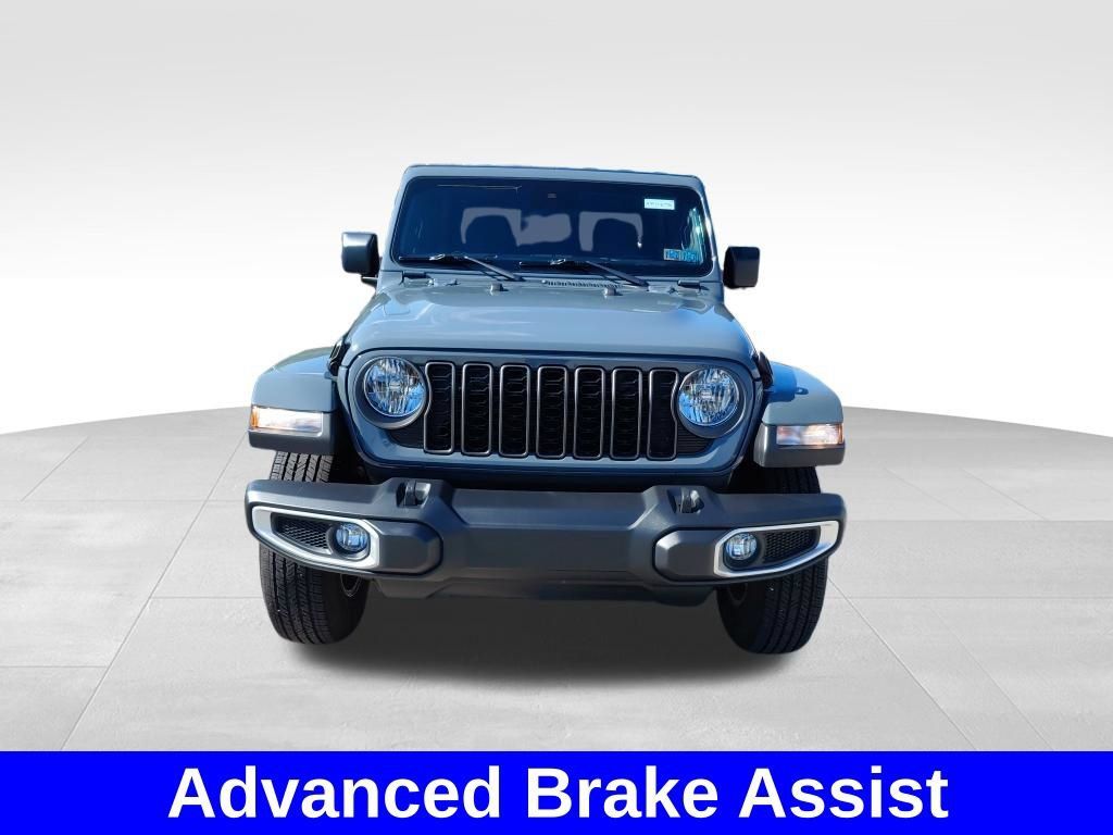 Used 2024 Jeep Gladiator Sport AWD/4WD image 3
