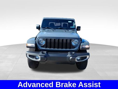 Used 2024 Jeep Gladiator Sport AWD/4WD image 3