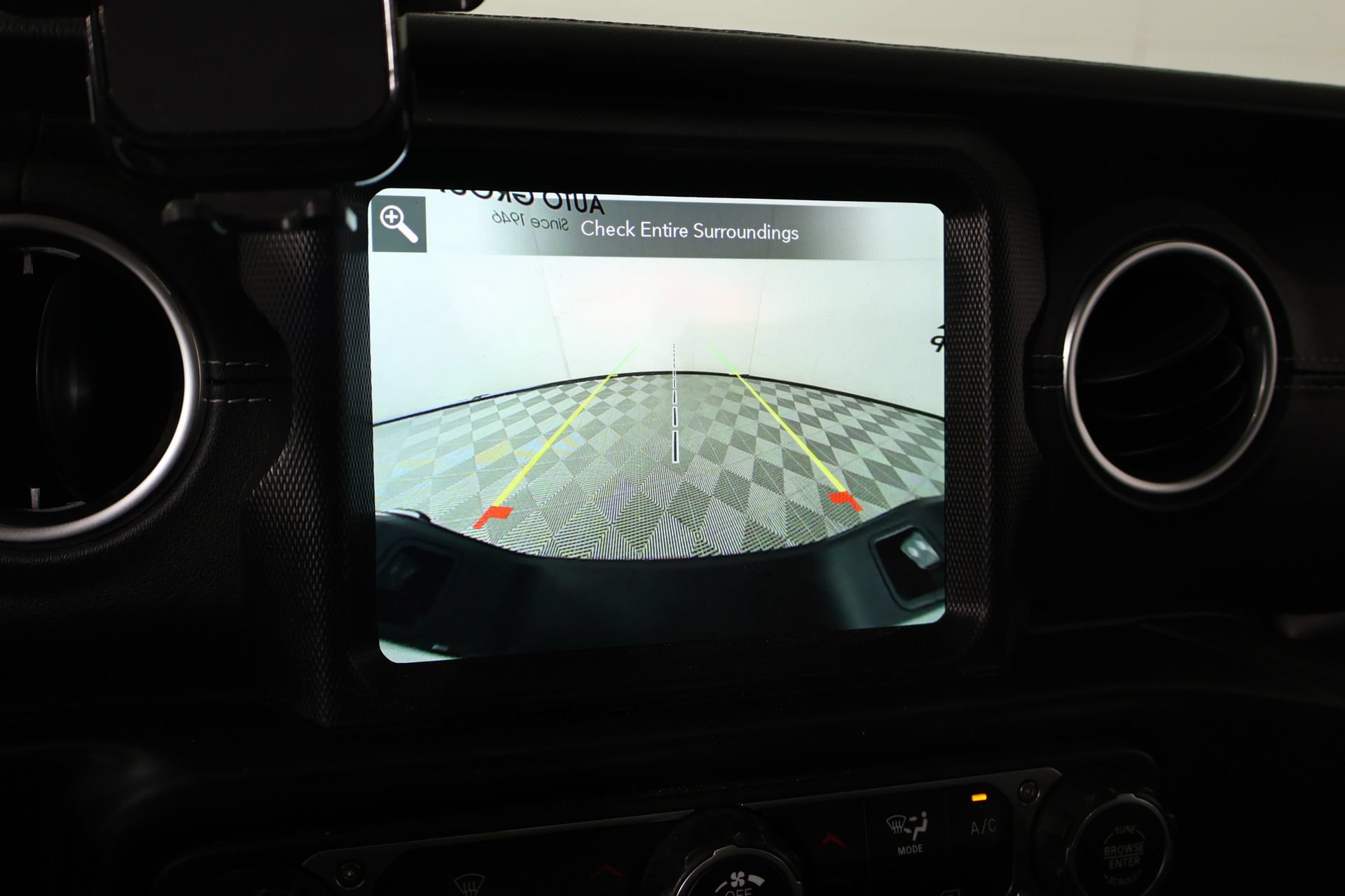 Used 2022 Jeep Gladiator Overland w/ Popular Equipment Package AWD/4WD image 6