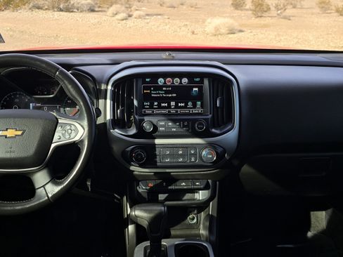 Used 2016 Chevrolet Colorado LT w/ LT Convenience Package image 8