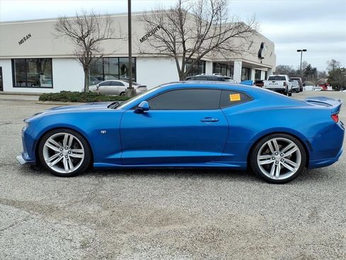 Used 2017 Chevrolet Camaro SS image 2
