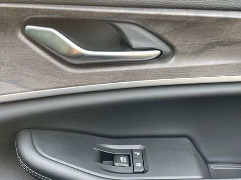 New 2025 Jeep Grand Cherokee L Limited w/ Black Appearance Package image 14