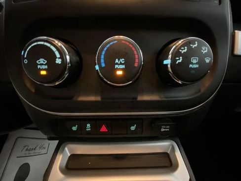 Used 2016 Jeep Compass Latitude AWD/4WD image 17