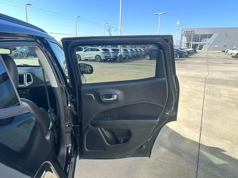 Used 2019 Jeep Compass High Altitude image 27