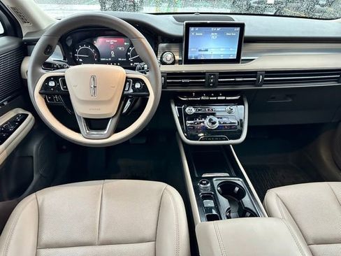 Used 2022 Lincoln Corsair AWD w/ Equipment Group 101A image 10