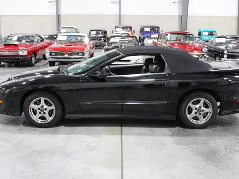 Used 1997 Pontiac Firebird Trans Am w/ Ram Air Performance Pkg RWD image 13