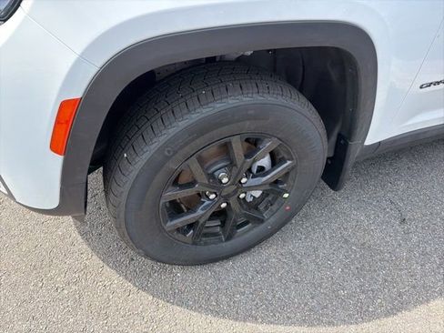 New 2026 Jeep Grand Cherokee Altitude AWD/4WD image 7