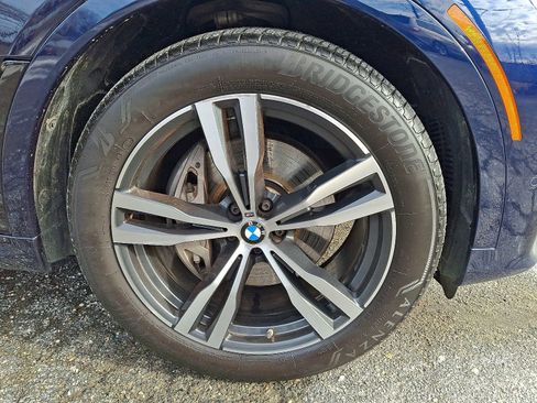 Certified 2022 BMW X7 xDrive40i w/ M Sport Package image 8