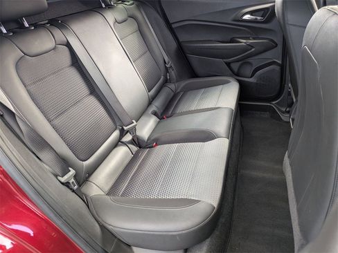 Used 2025 Chevrolet Trax LT w/ LT Convenience Package image 27