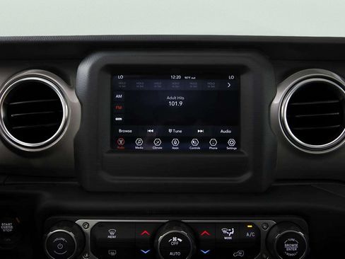 Used 2021 Jeep Wrangler Unlimited Sahara AWD/4WD image 16