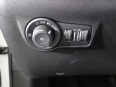 Used 2022 Jeep Compass Limited image 36