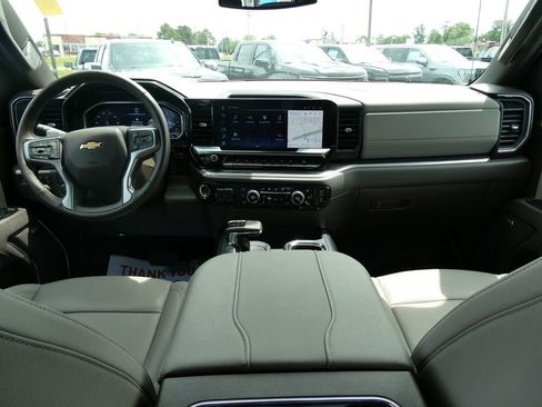 Certified 2025 Chevrolet Silverado 1500 LTZ AWD/4WD image 18