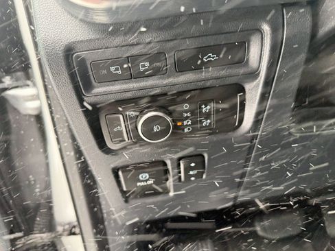 Used 2021 Ford F150 Lariat image 12