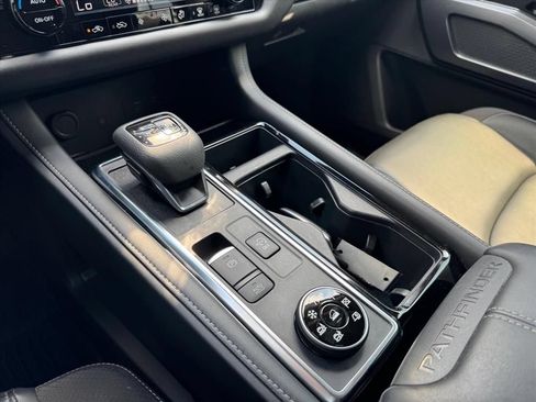 Certified 2024 Nissan Pathfinder SL AWD/4WD image 22