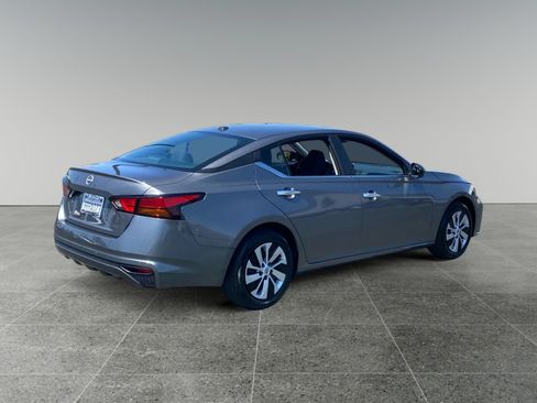 Used 2025 Nissan Altima 2.5 S FWD image 5