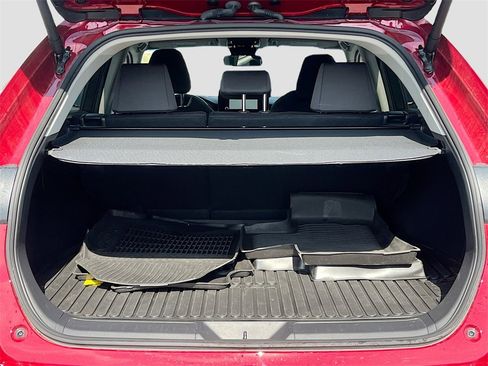 Used 2024 Toyota Venza LE image 23