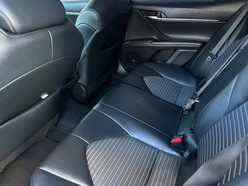 Used 2021 Toyota Camry SE image 11