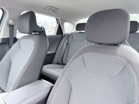 Used 2025 Kia K4 FWD image 6