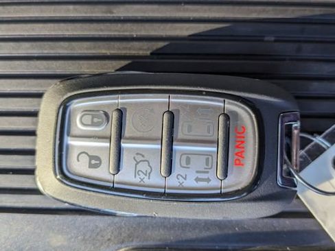 New 2026 Chrysler Pacifica Select FWD image 28