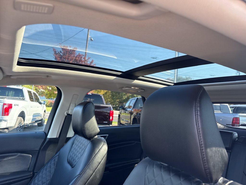 Used 2024 Ford Edge Titanium AWD/4WD image 24