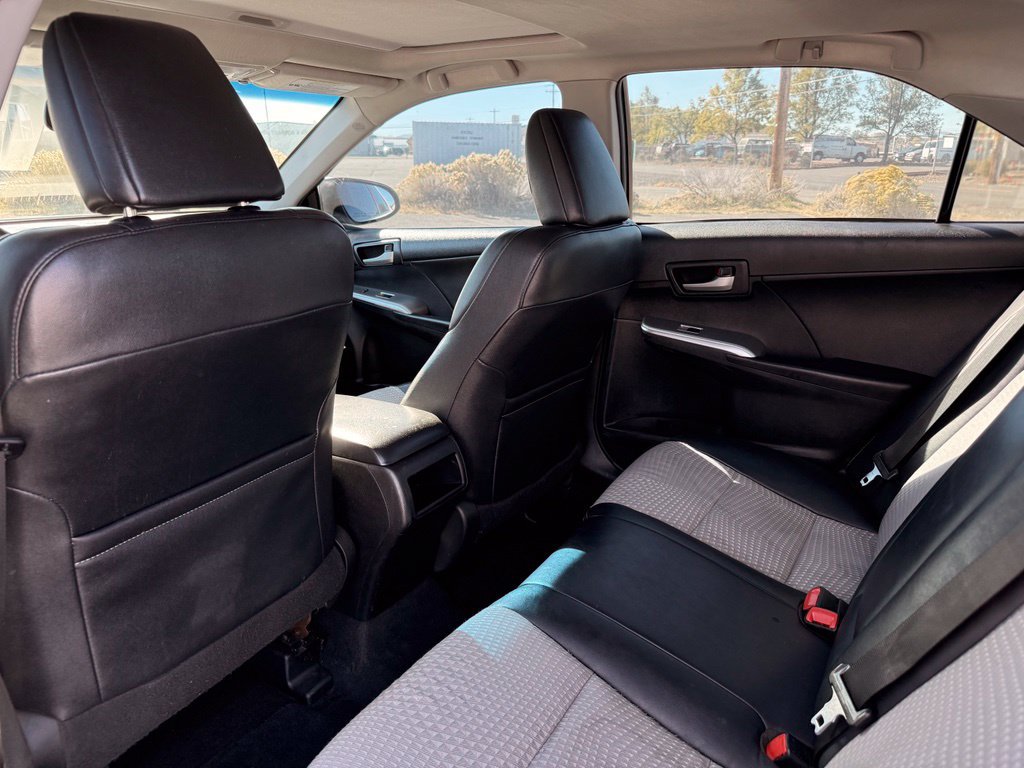 Used 2014 Toyota Camry SE w/ Moonroof Package FWD image 16