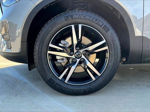 New 2026 Volvo XC40 B4 Core image 23