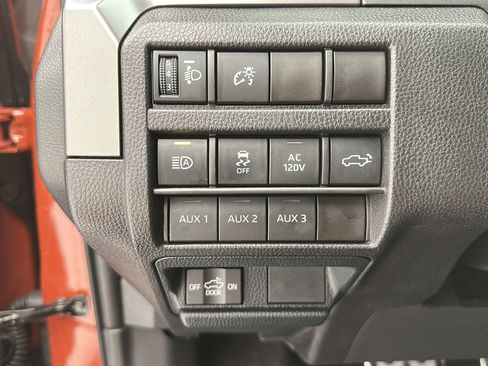 Used 2025 Toyota Tacoma TRD Sport w/ TRD Sport Premium Package AWD/4WD image 27