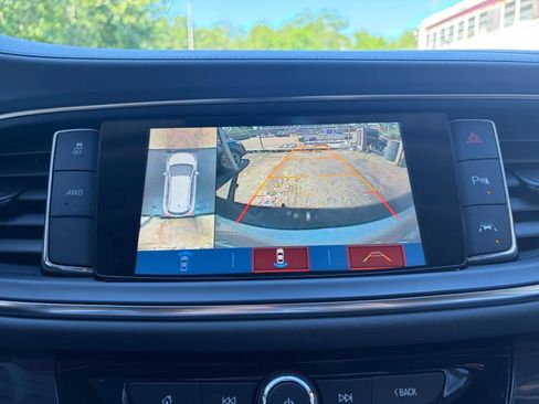 Used 2018 Buick Enclave Premium AWD/4WD image 36