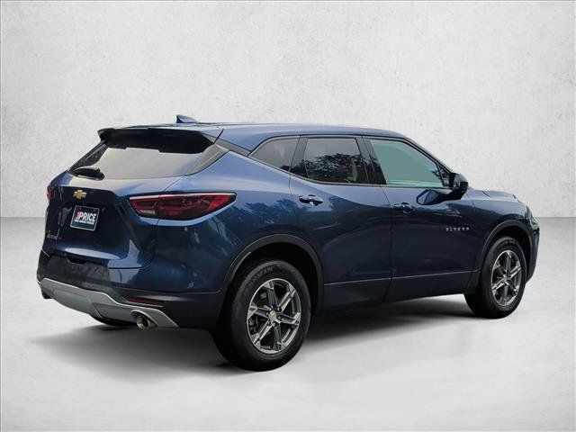 Used 2023 Chevrolet Blazer LT FWD image 5
