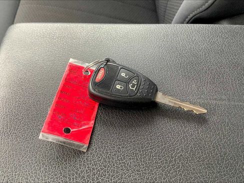 Used 2012 Jeep Liberty Sport image 13